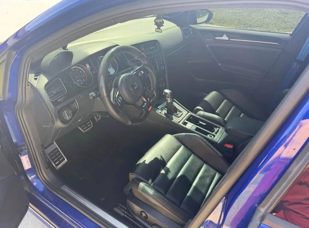 Used 2017 Volkswagen Golf R 4-Door image 11
