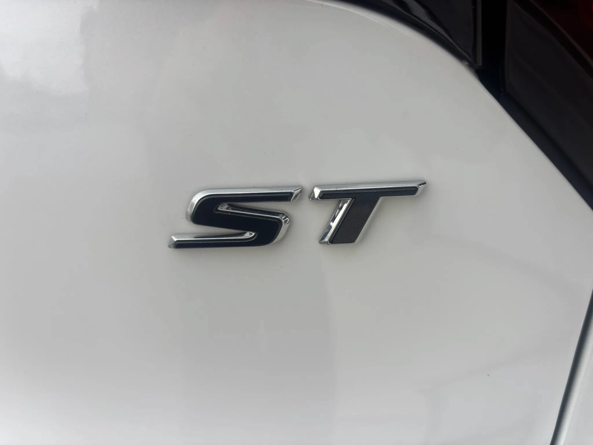 Used 2023 Buick Encore GX Select w/ Sport Touring Package FWD image 6
