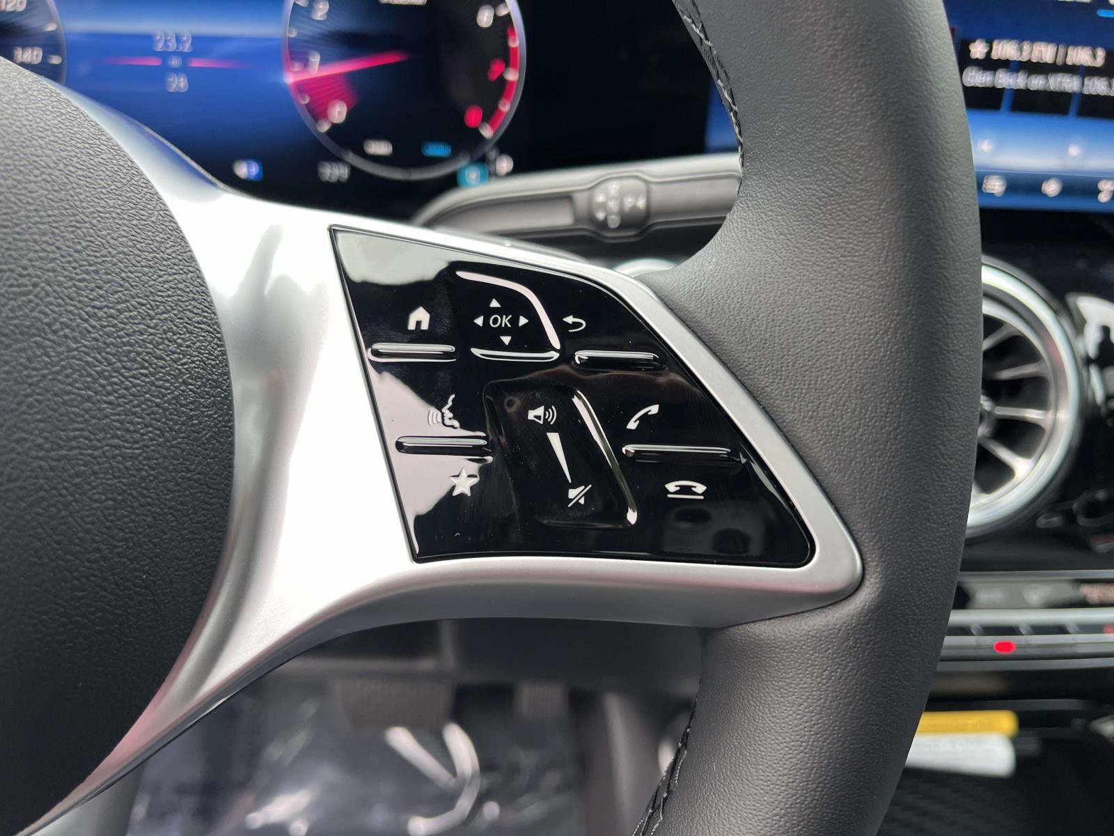 New 2026 Mercedes-Benz GLB 250 4MATIC image 20