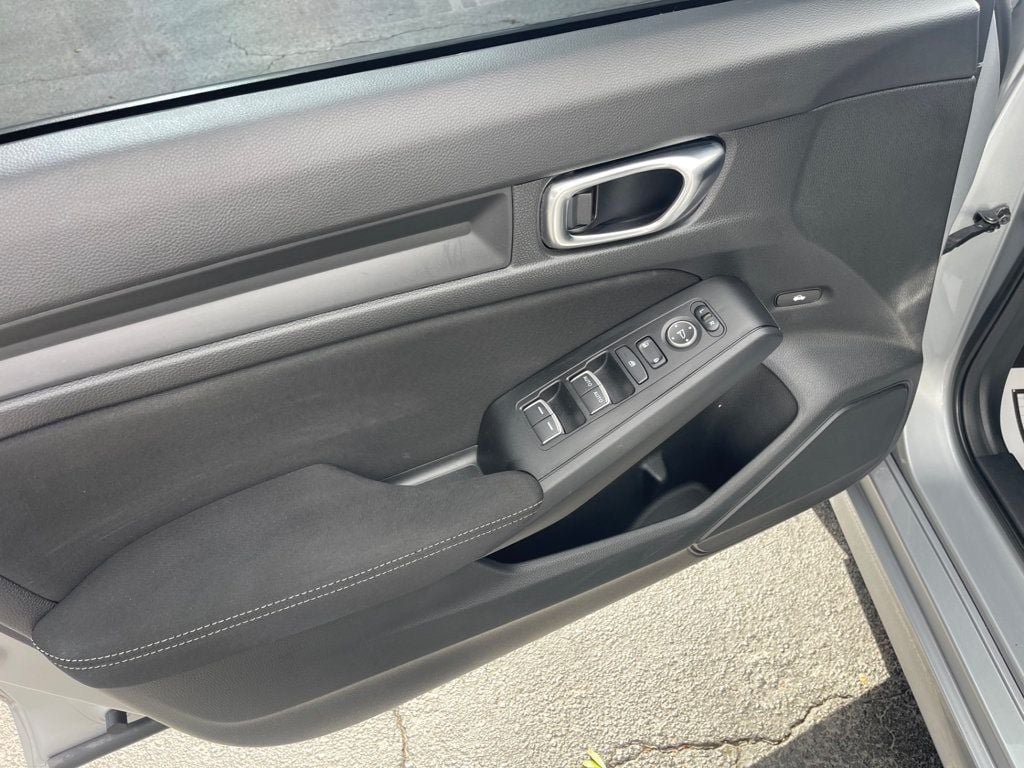 Used 2022 Honda Civic Sport image 10