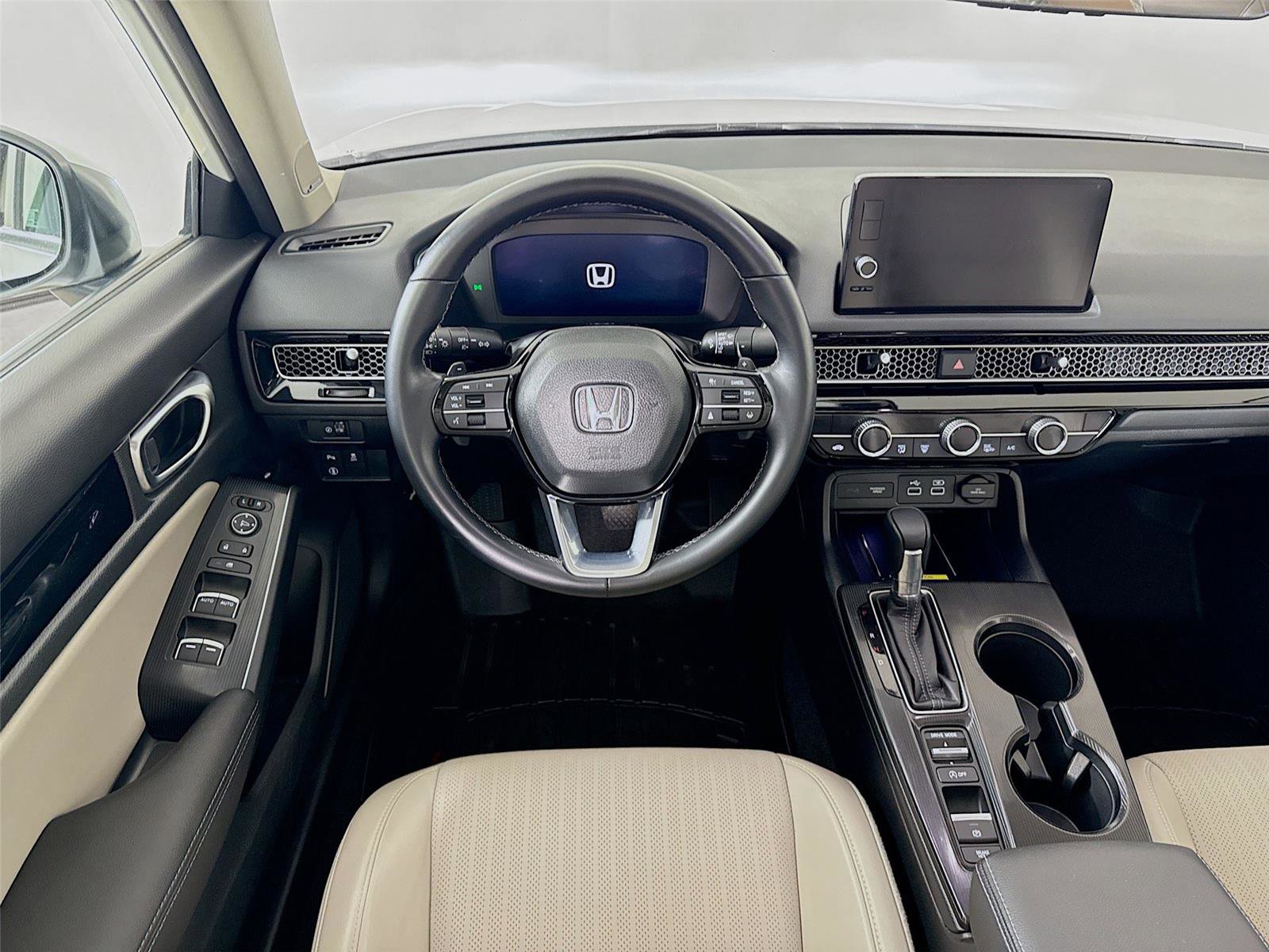 Used 2023 Honda Civic Touring image 2