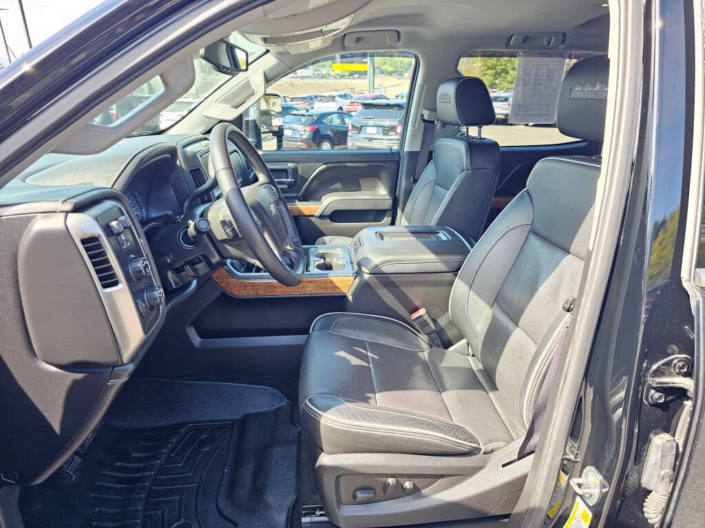 Used 2017 Chevrolet Silverado 2500 High Country w/ Duramax Plus Package AWD/4WD image 20