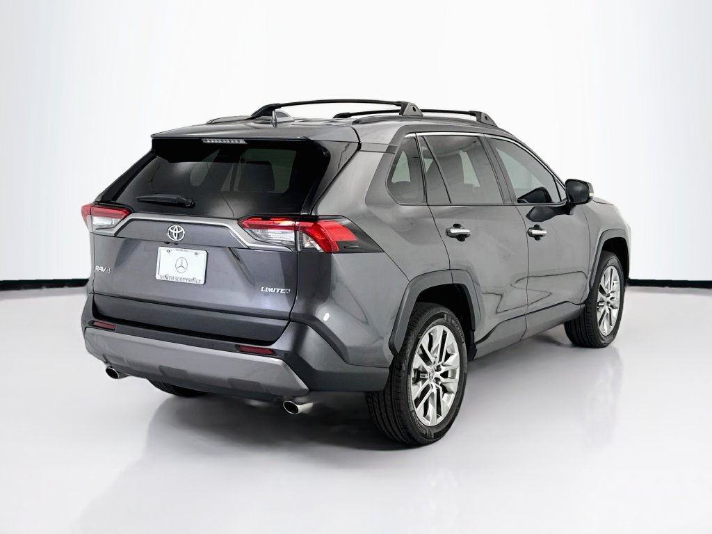Used 2021 Toyota RAV4 Limited FWD image 5