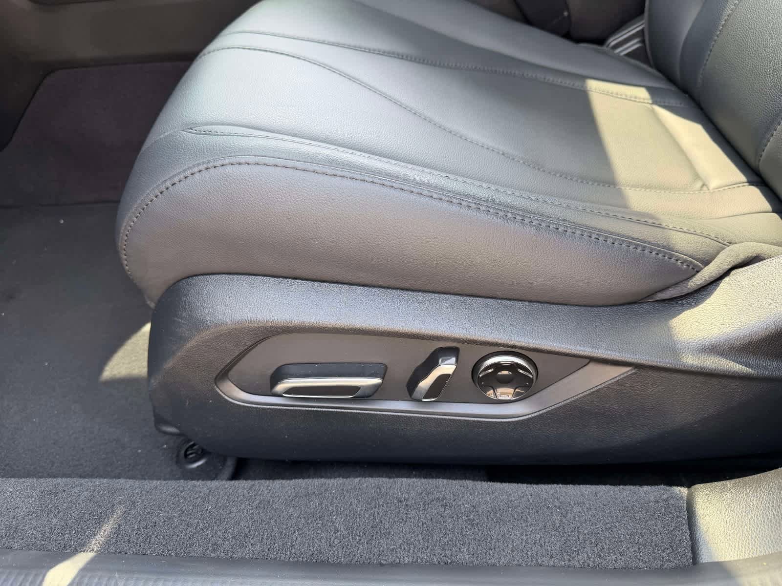 Used 2023 Acura TLX FWD image 16