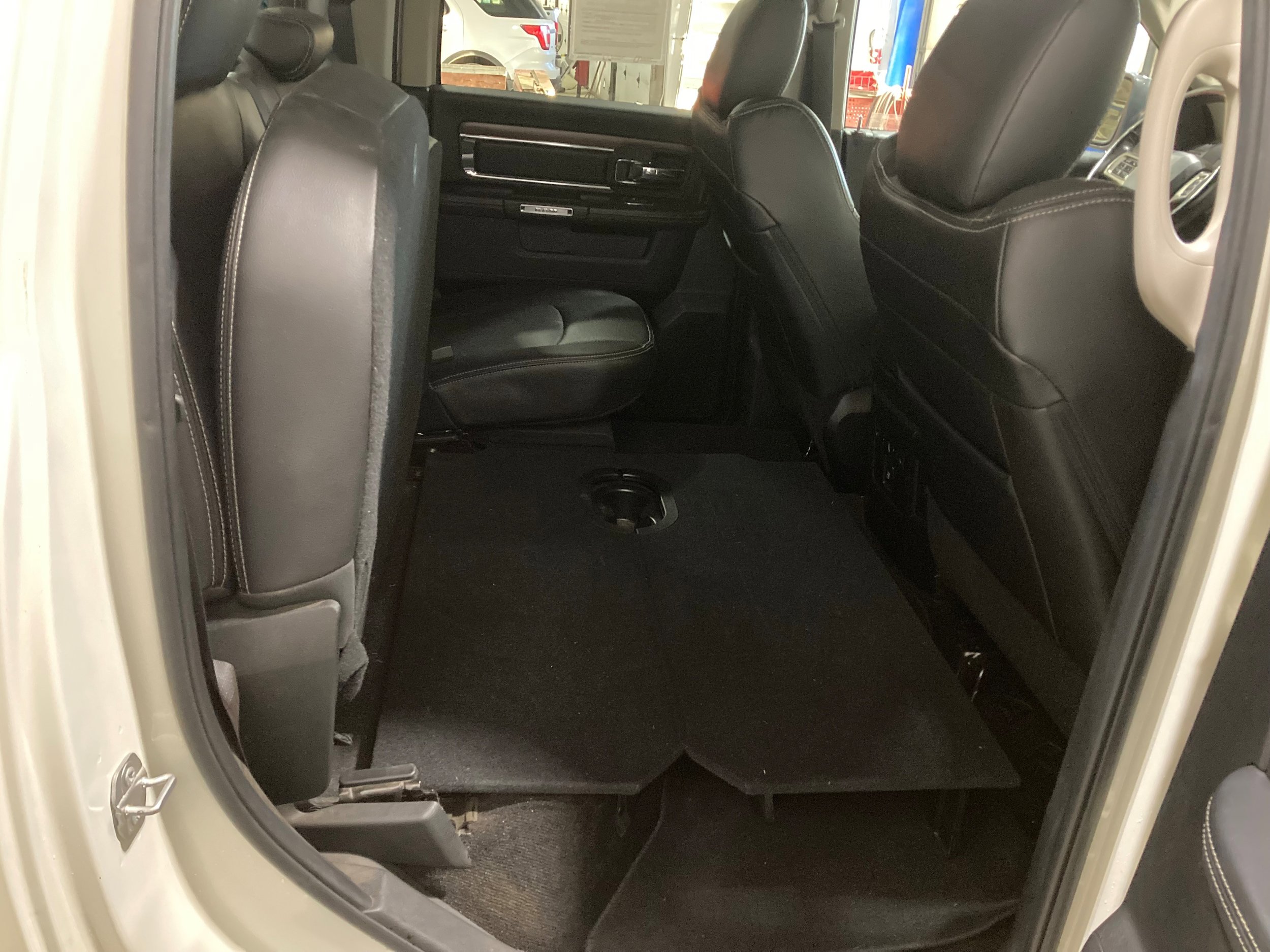 Used 2018 RAM 1500 Laramie w/ Convenience Group AWD/4WD image 12