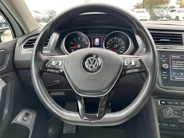 Used 2018 Volkswagen Tiguan SEL AWD/4WD image 17