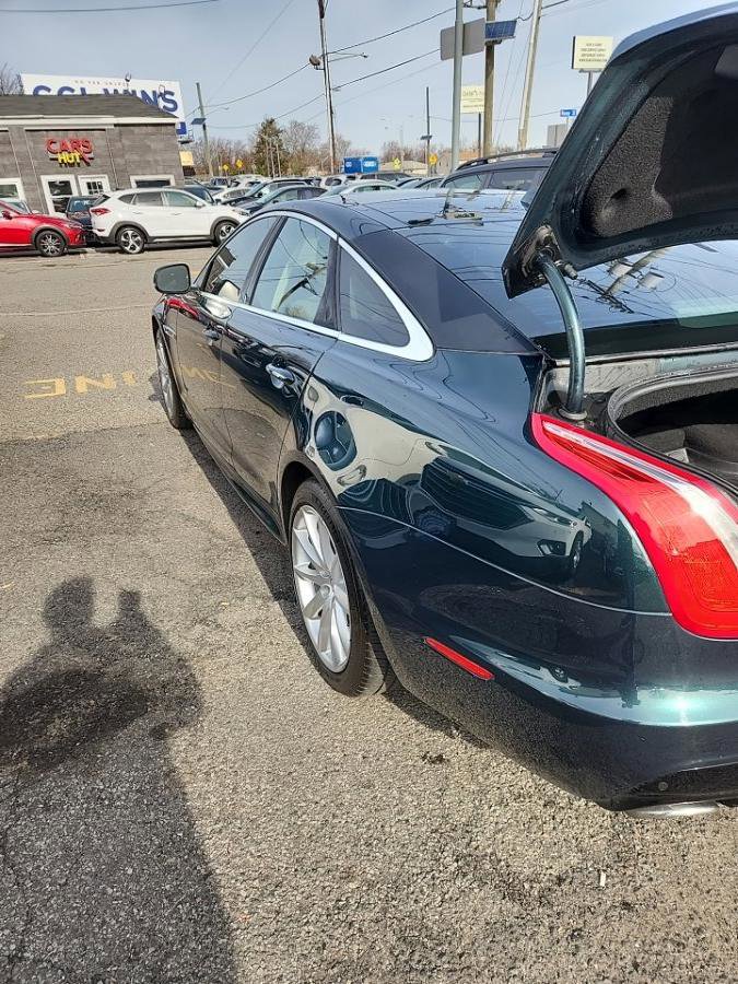 Used 2016 Jaguar XJ R-Sport image 6