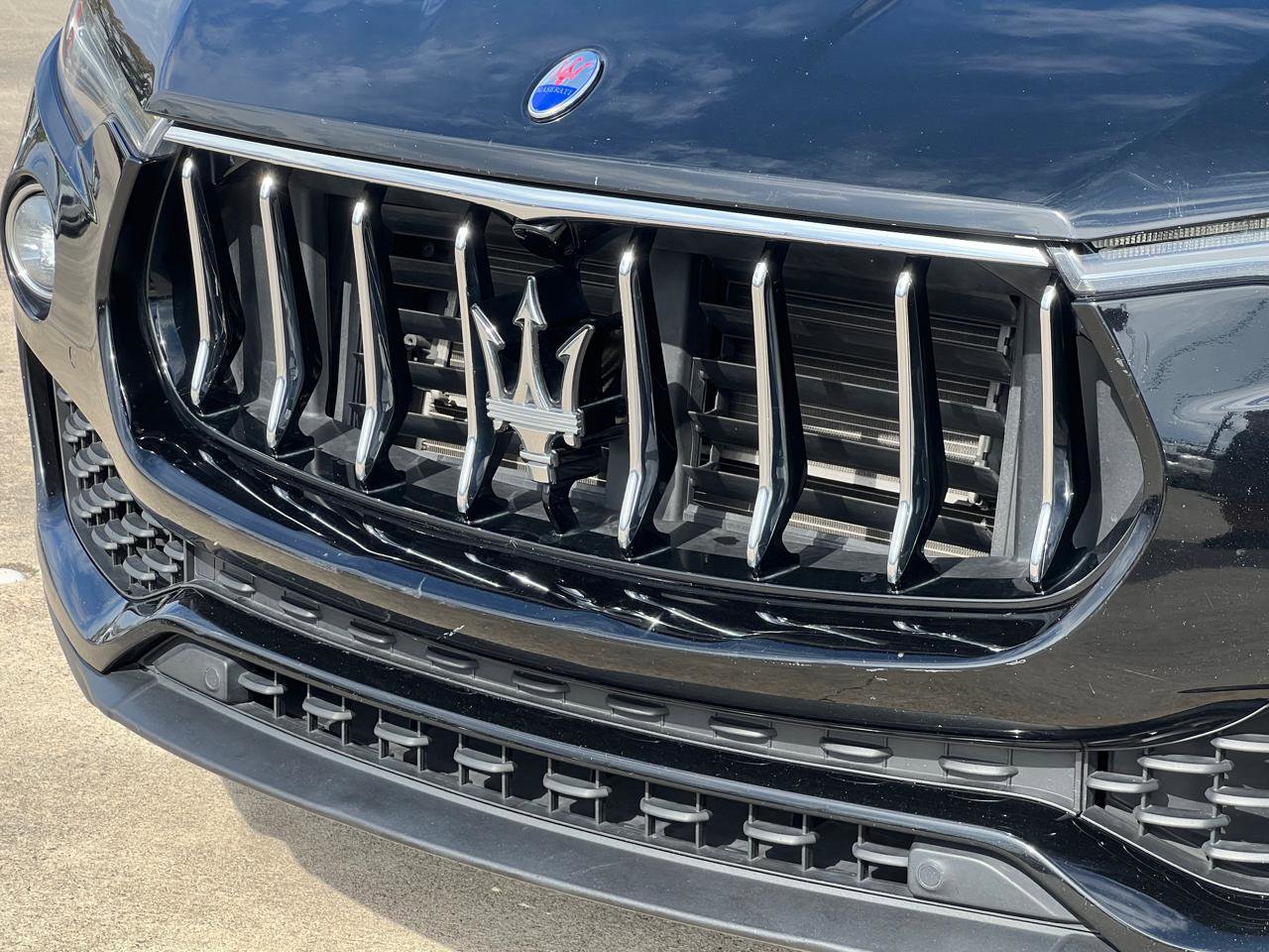 Used 2018 Maserati Levante AWD/4WD image 10