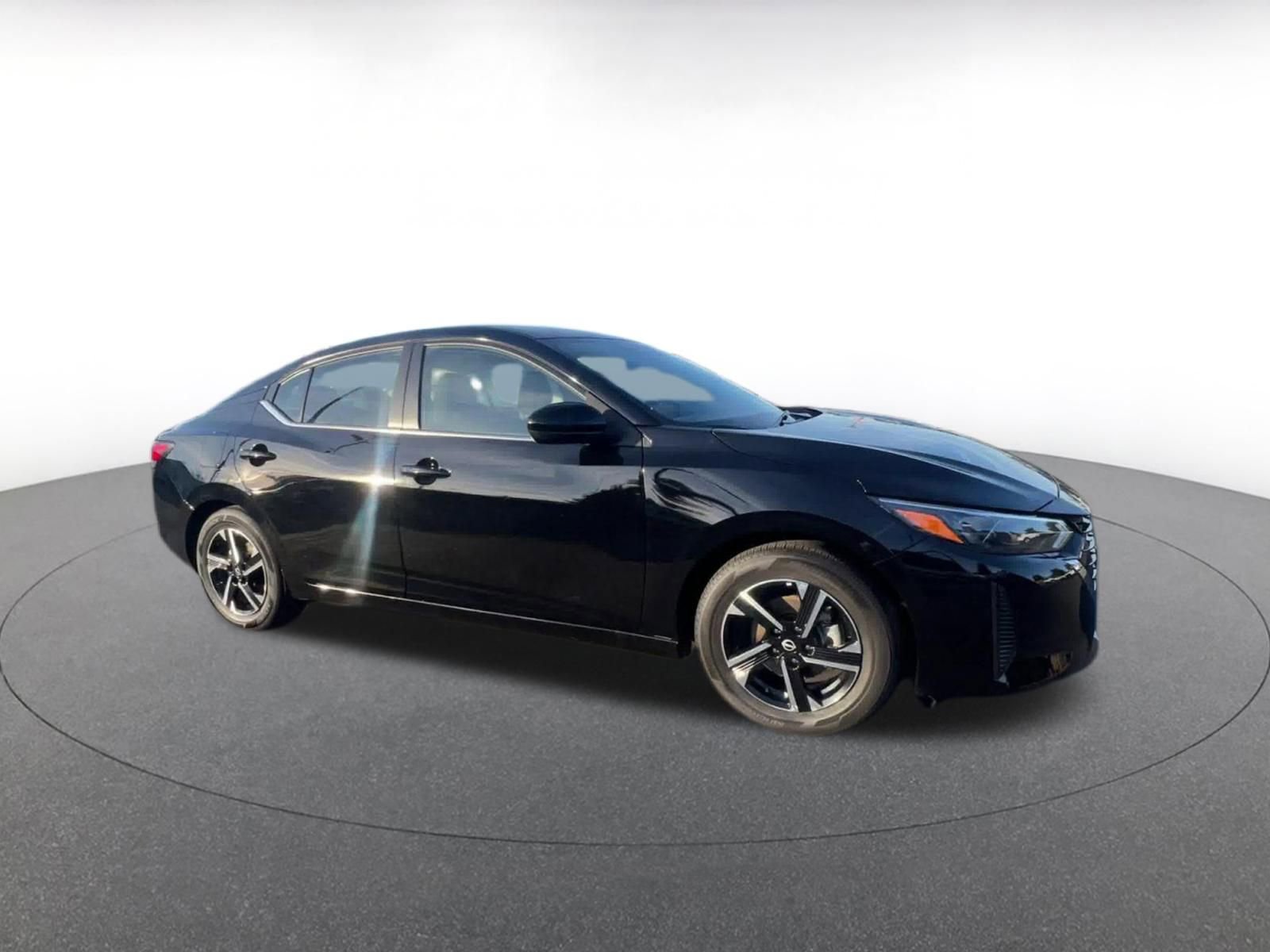 Used 2025 Nissan Sentra SV image 2