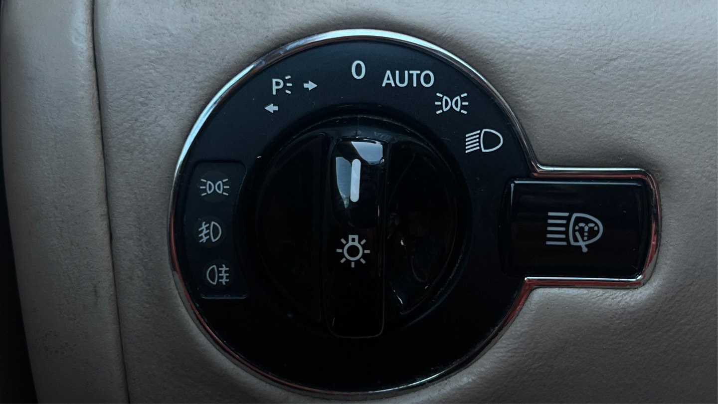 Used 2004 Maybach 57 sedan image 25