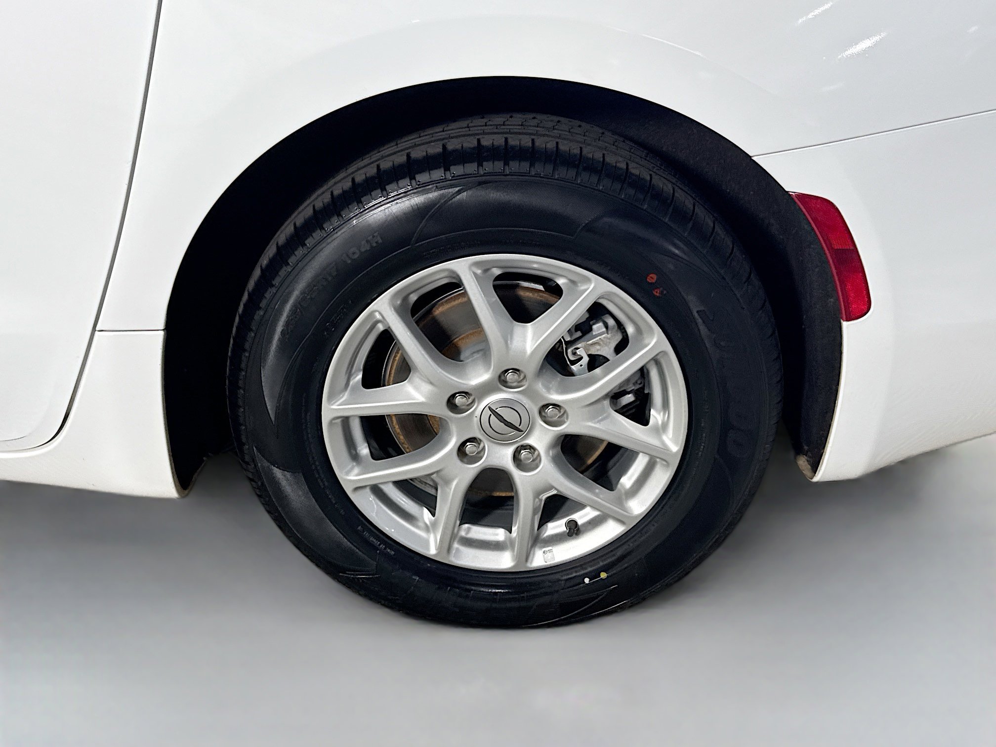 Used 2022 Chrysler Voyager LX FWD image 35