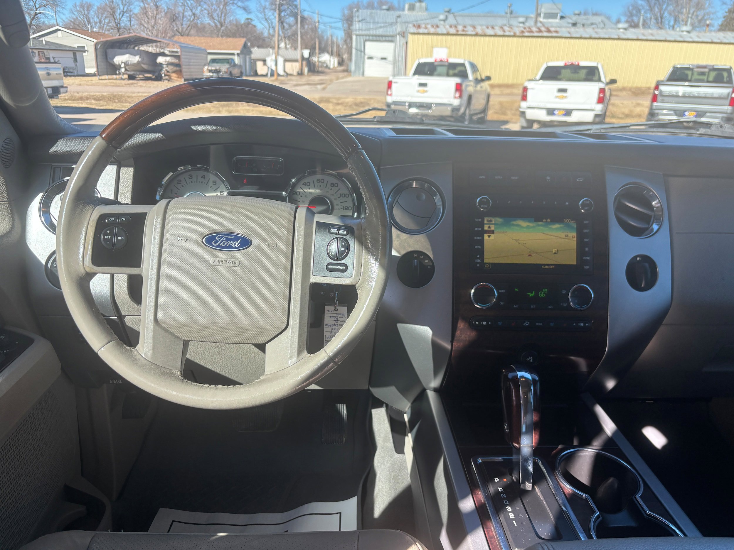 Used 2010 Ford Expedition EL Limited AWD/4WD image 16