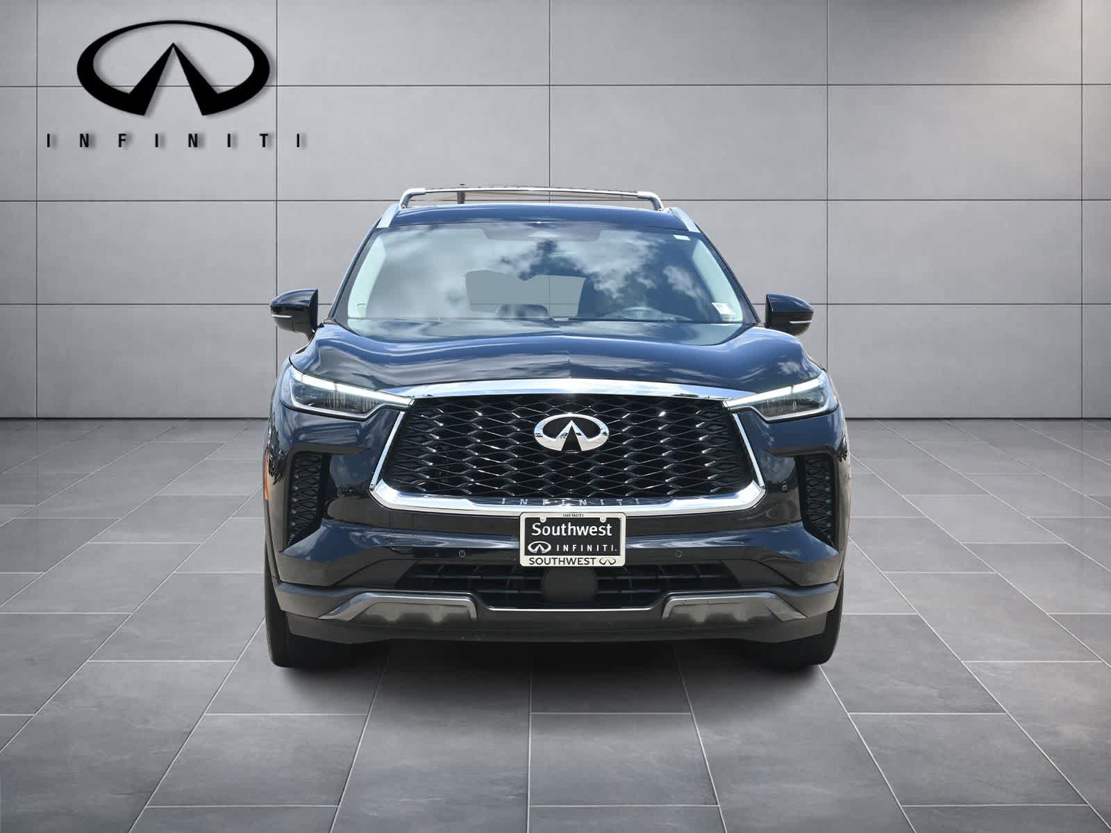 Used 2023 INFINITI QX60 Sensory w/ Vision Package AWD/4WD image 2