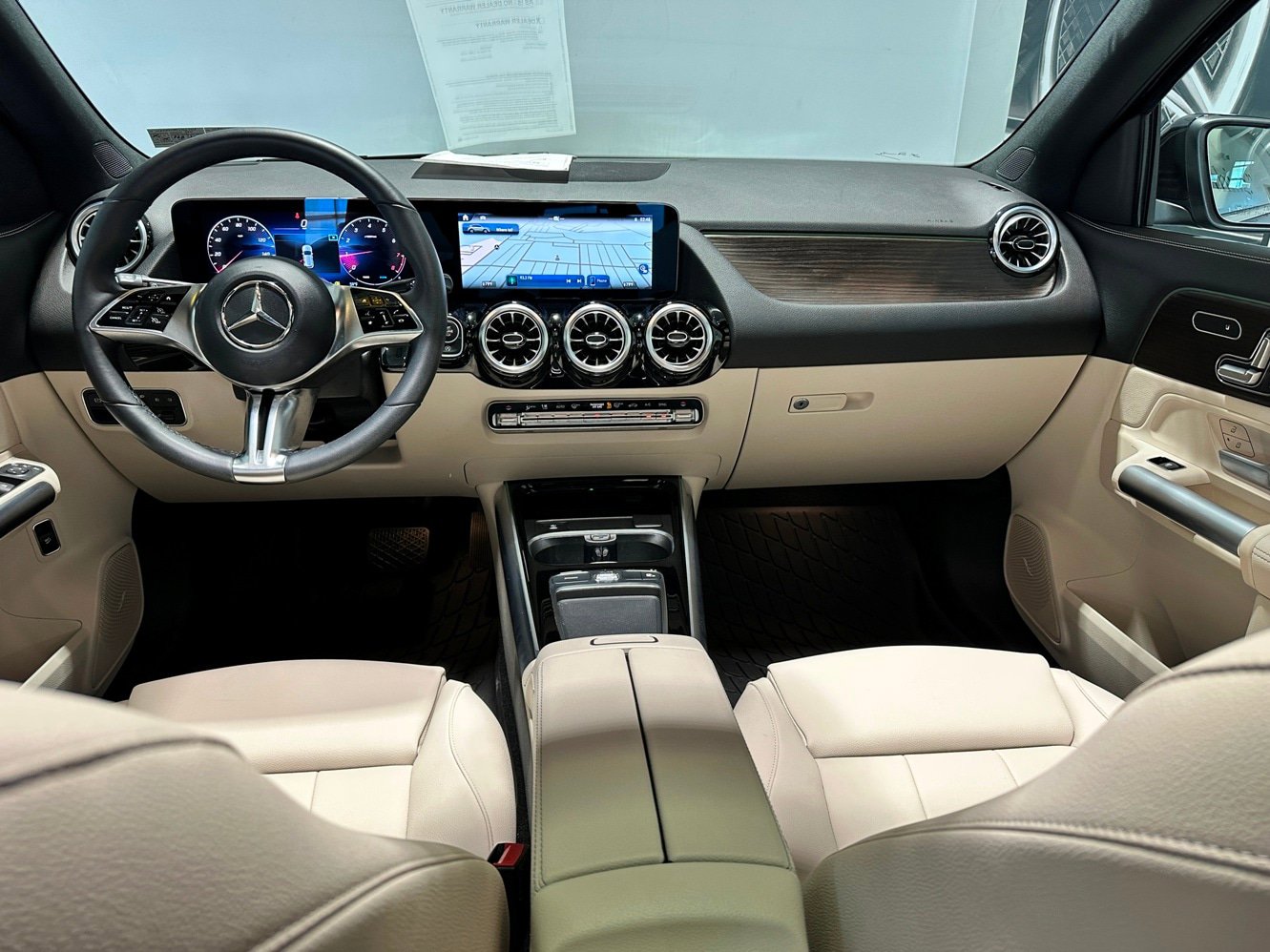 Certified 2025 Mercedes-Benz GLA 250 4MATIC w/ Exclusive Package image 9