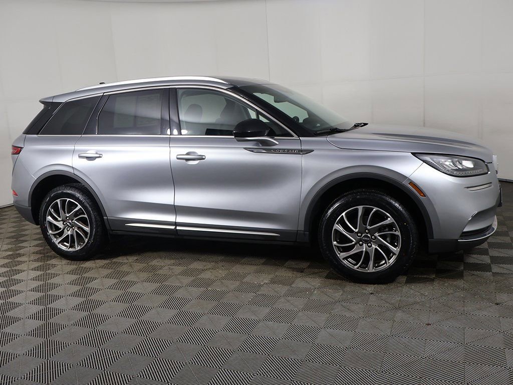 Used 2022 Lincoln Corsair AWD w/ Equipment Group 101A image 18