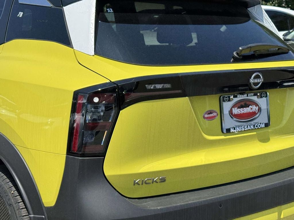 New 2026 Nissan Kicks SR w/ Cold Weather Package AWD/4WD image 9