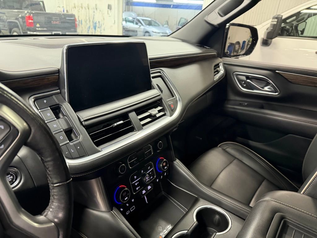 Used 2021 Chevrolet Tahoe Premier w/ Premium Package image 13