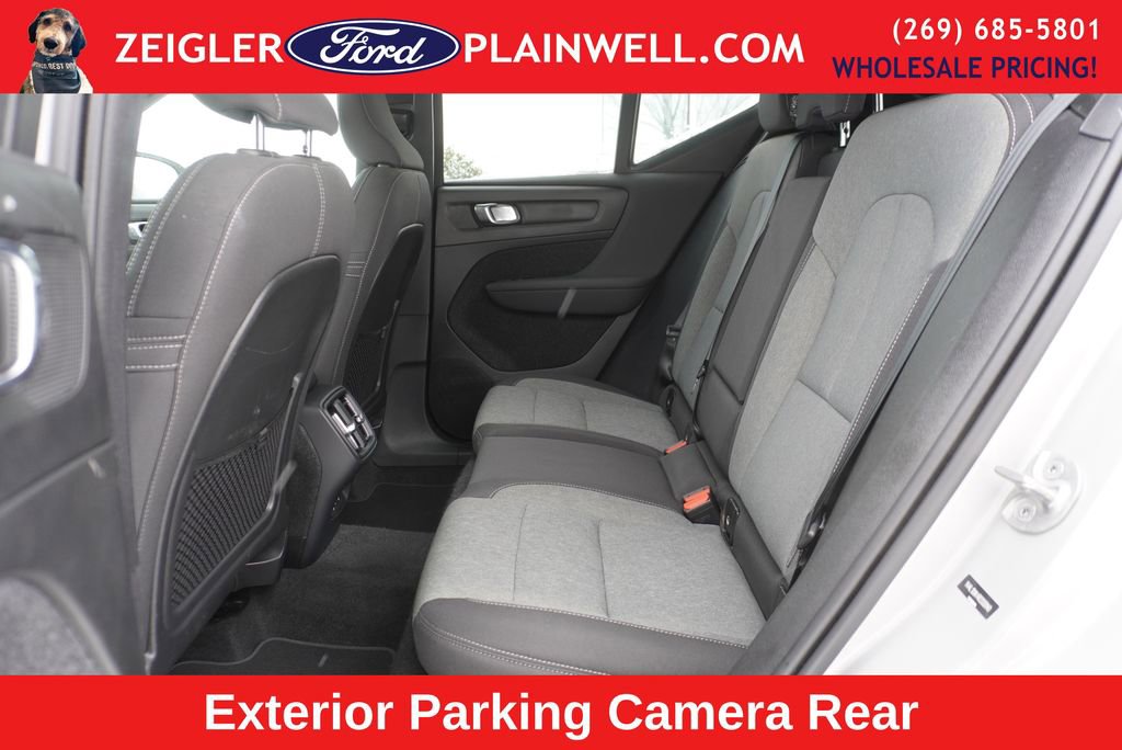 Used 2024 Volvo XC40 B5 Core image 12
