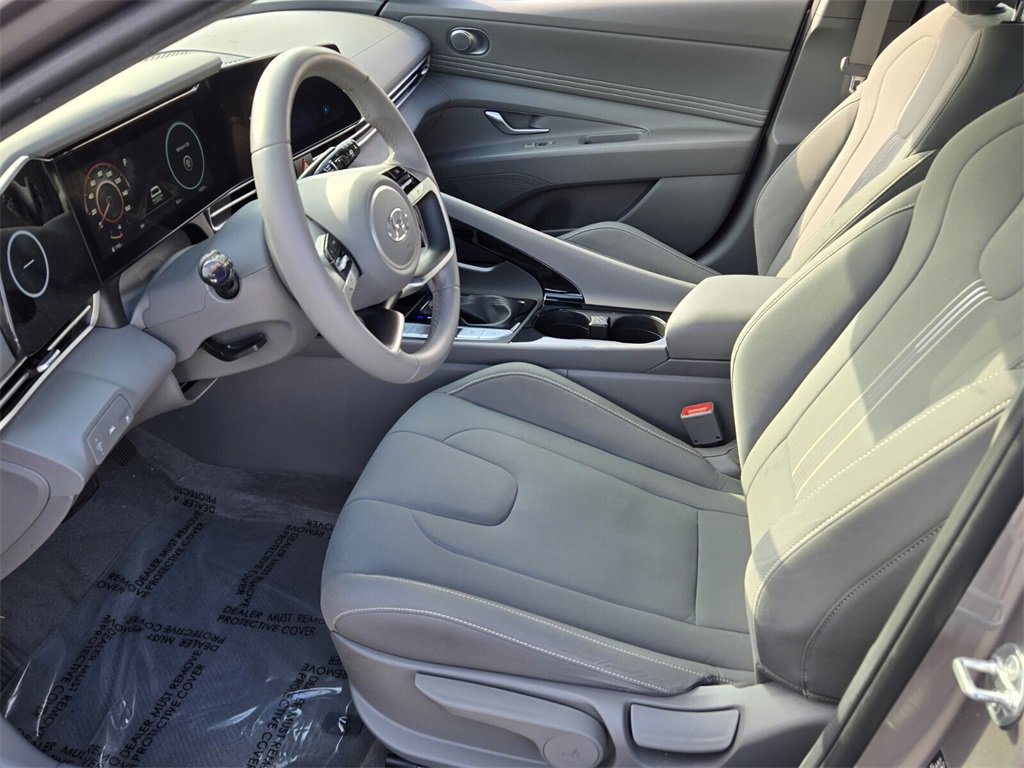 Certified 2023 Hyundai Elantra SEL w/ Convenience Package image 10