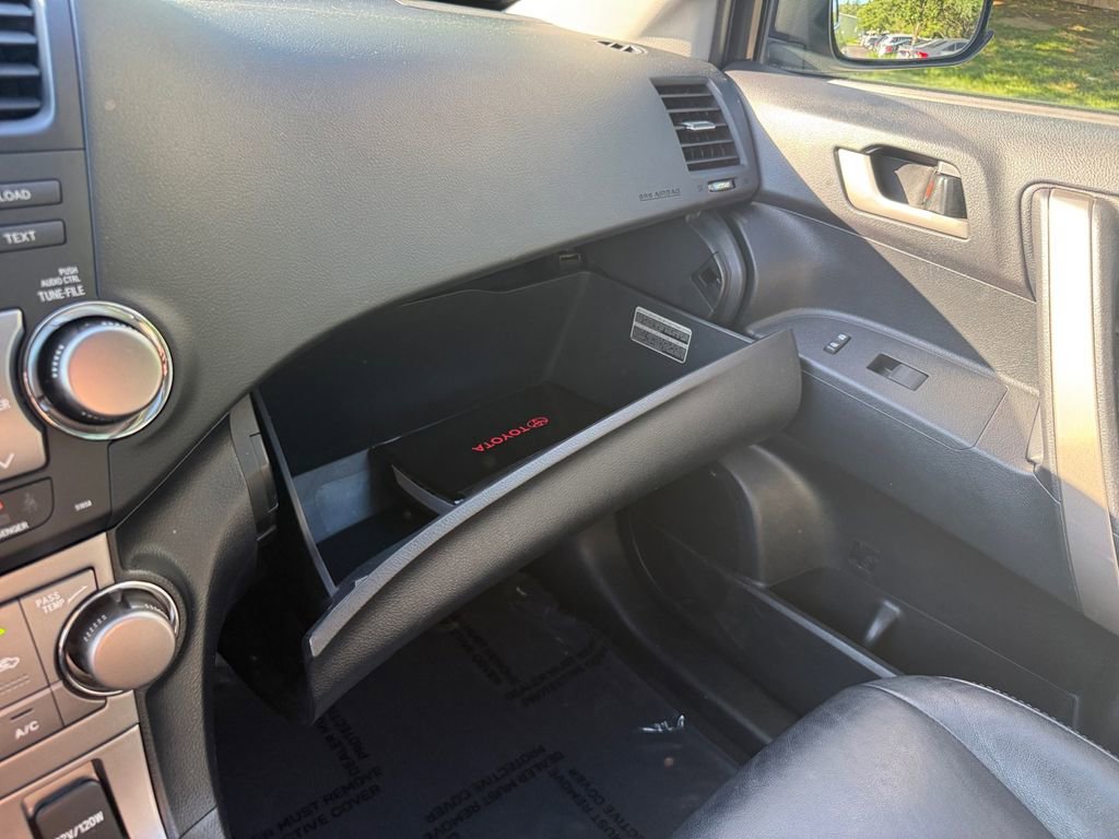 Used 2010 Toyota Highlander SE FWD image 27