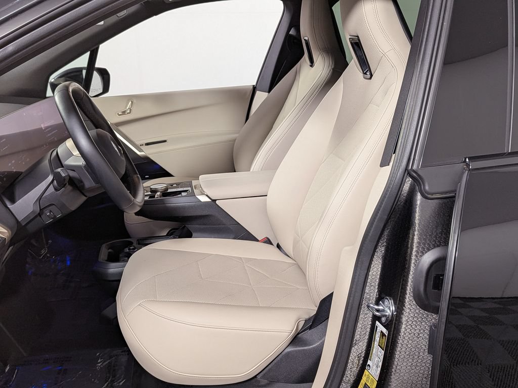 Certified 2023 BMW iX xDrive50 w/ Sport Package AWD/4WD image 18