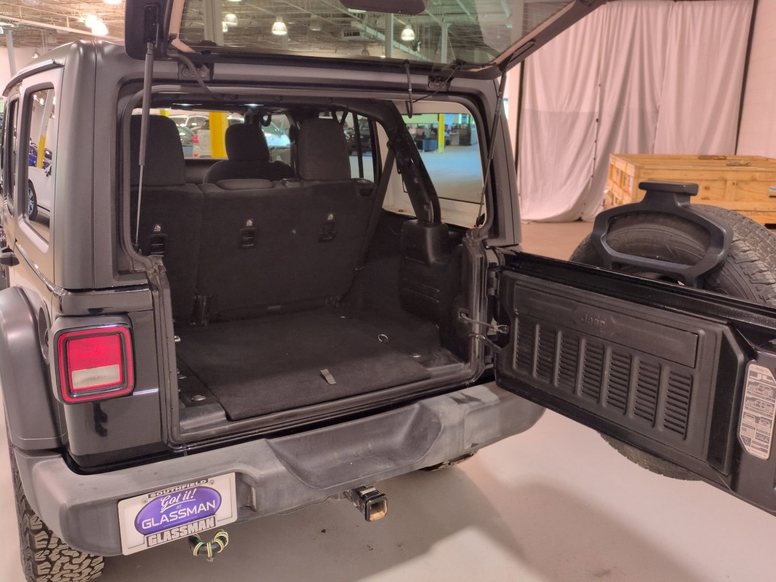 Used 2018 Jeep Wrangler Unlimited Sport S AWD/4WD image 13