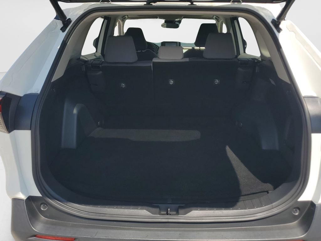 Used 2020 Toyota RAV4 XLE w/ Convenience Package AWD/4WD image 9