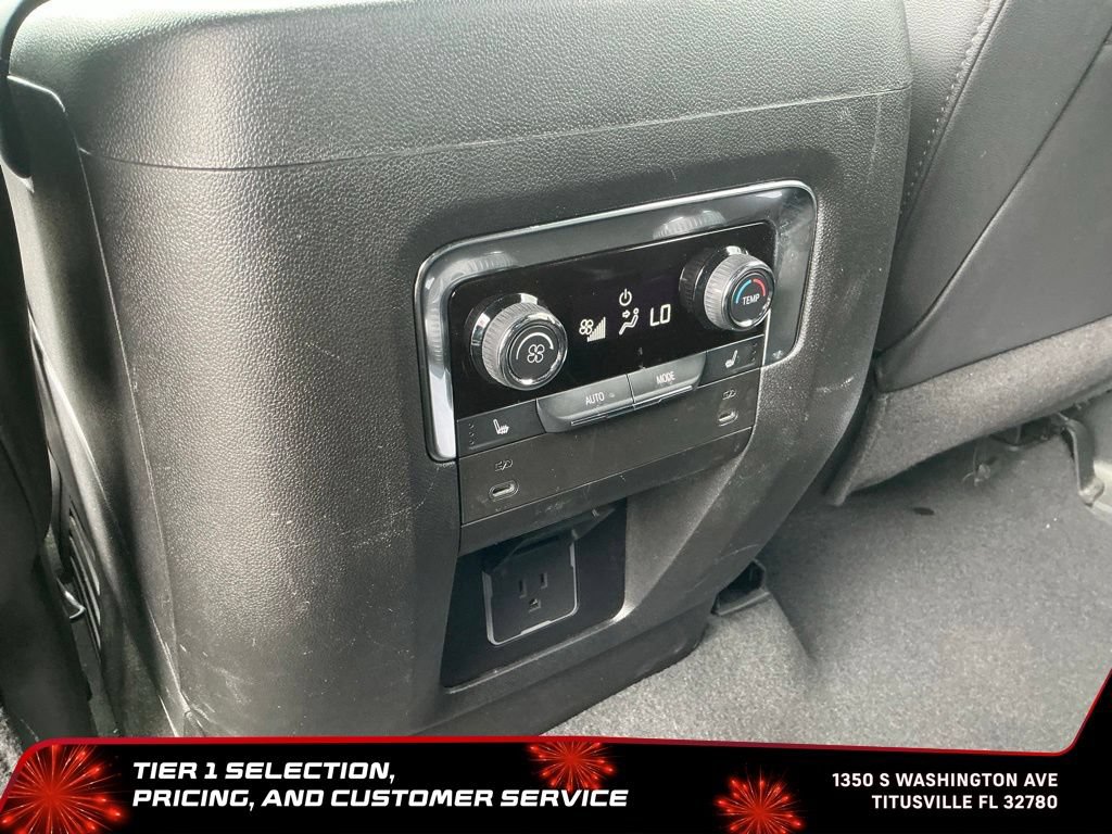 Used 2025 Chevrolet Suburban Premier RWD image 27