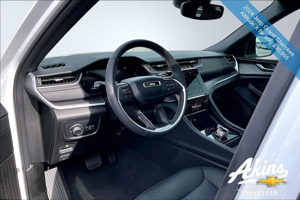 Used 2024 Jeep Grand Cherokee Altitude image 13