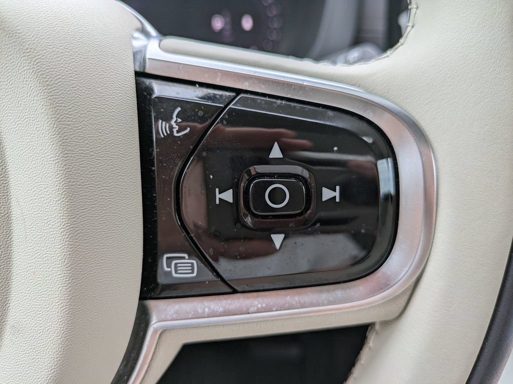 Certified 2023 Volvo XC60 B6 Ultimate w/ Protection Package Premier AWD/4WD image 27
