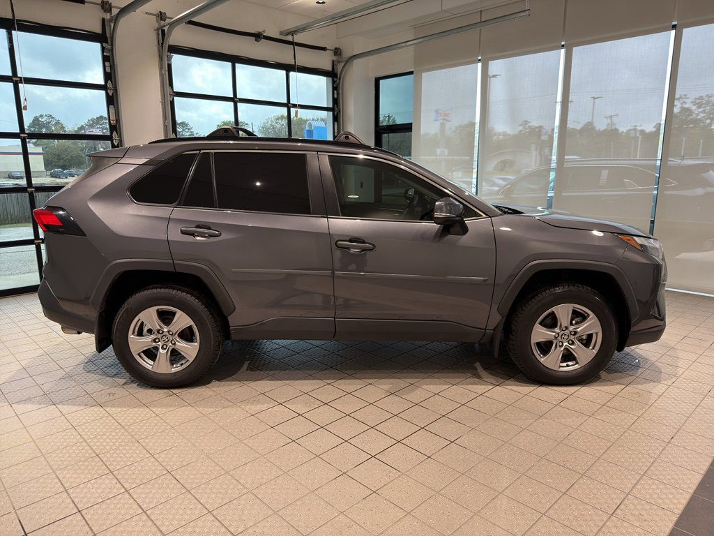 Used 2022 Toyota RAV4 XLE image 6