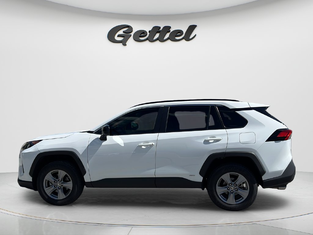 Used 2022 Toyota RAV4 LE AWD/4WD image 8