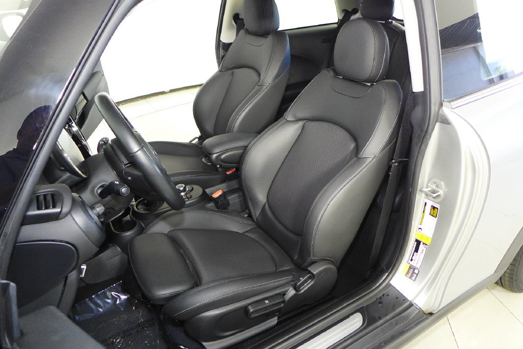 Certified 2024 MINI Cooper SE FWD image 23