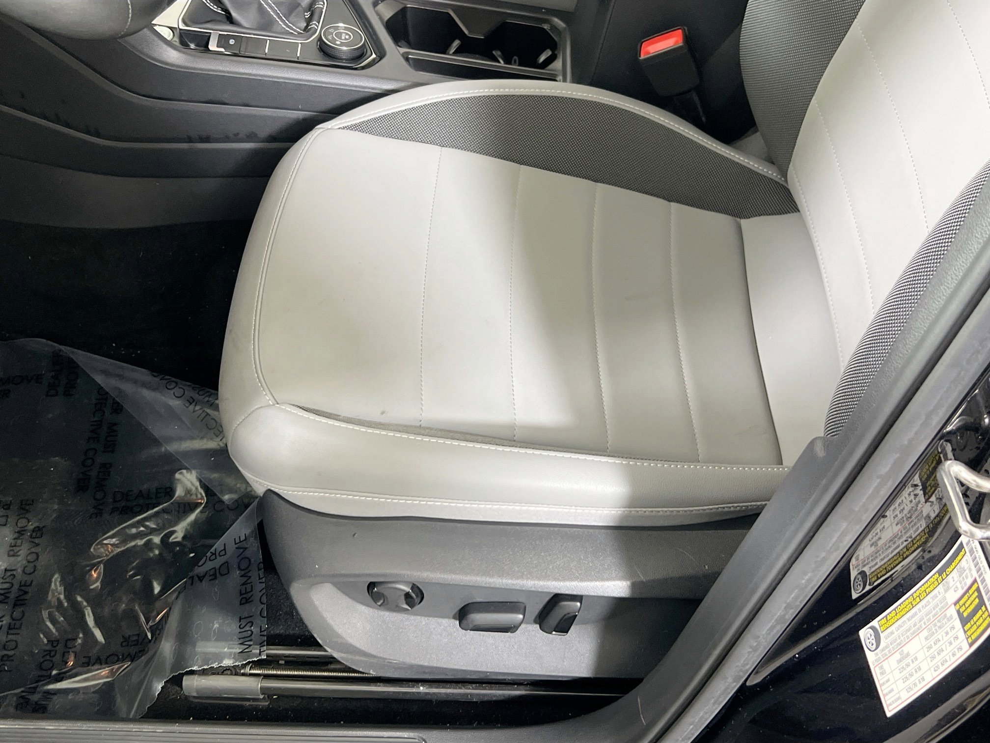 Used 2023 Volkswagen Taos SE AWD/4WD image 18