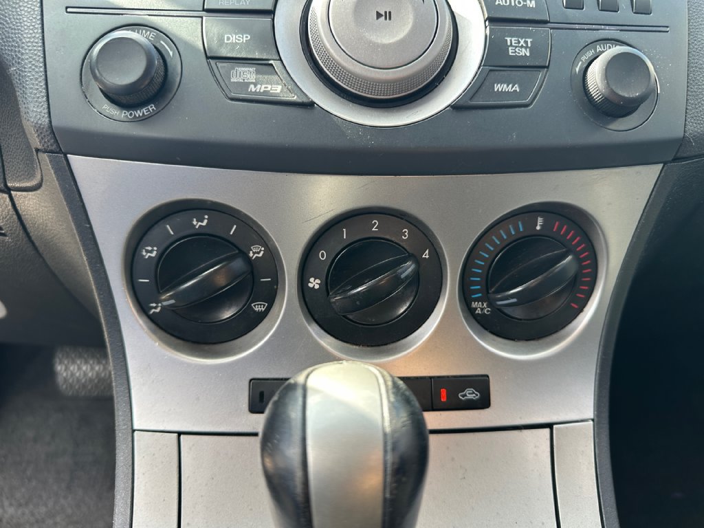 Used 2010 MAZDA MAZDA3 i Sport FWD image 17