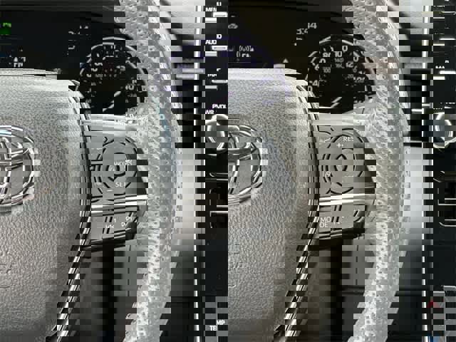 Used 2021 Toyota Avalon Limited image 10