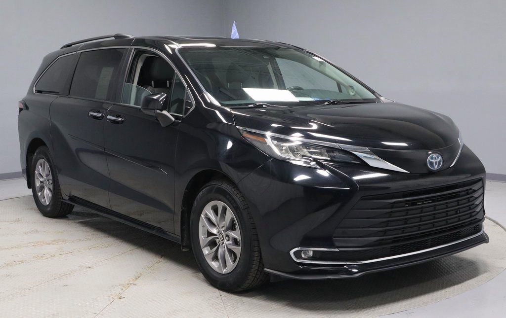 Used 2022 Toyota Sienna XLE w/ XLE Plus Package