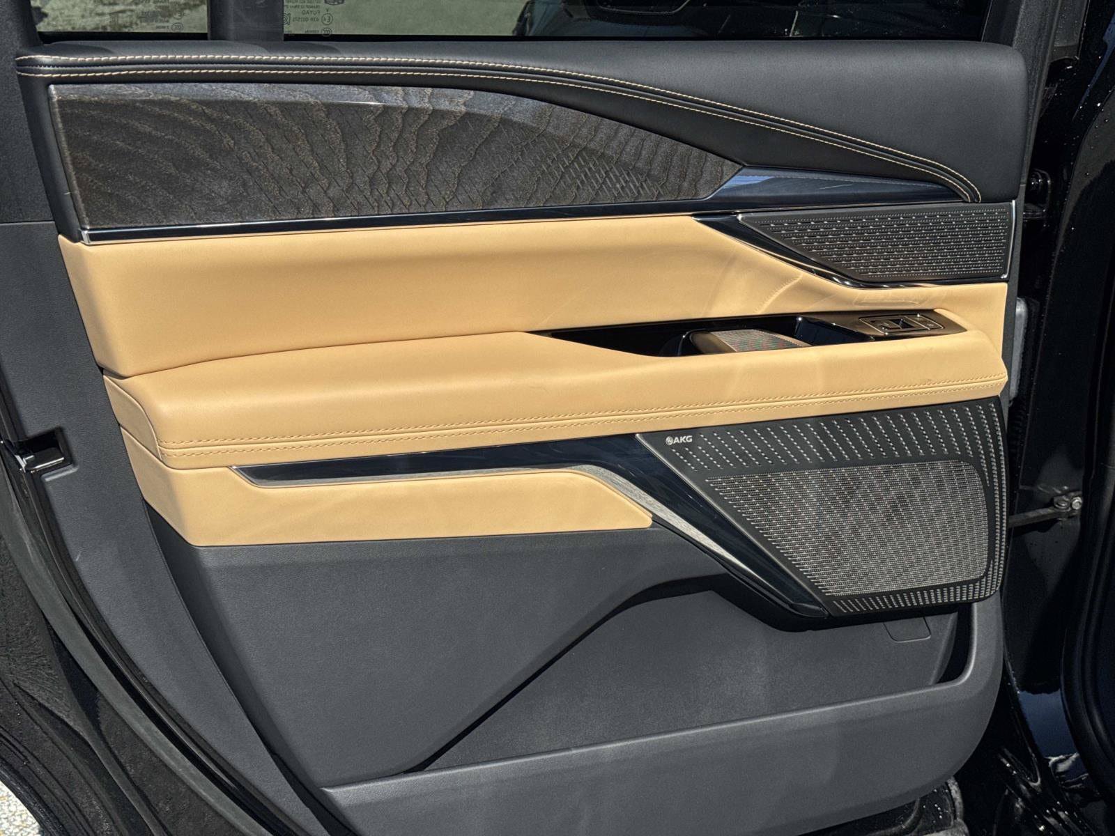 New 2025 Cadillac Escalade IQ Luxury 2 AWD/4WD image 12