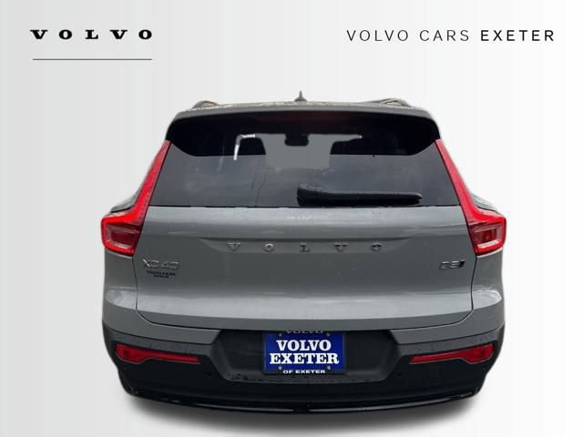 New 2026 Volvo XC40 B5 Plus w/ Protection Package Premier AWD/4WD image 4