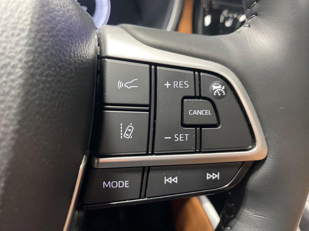 Used 2024 Toyota Highlander Platinum image 37