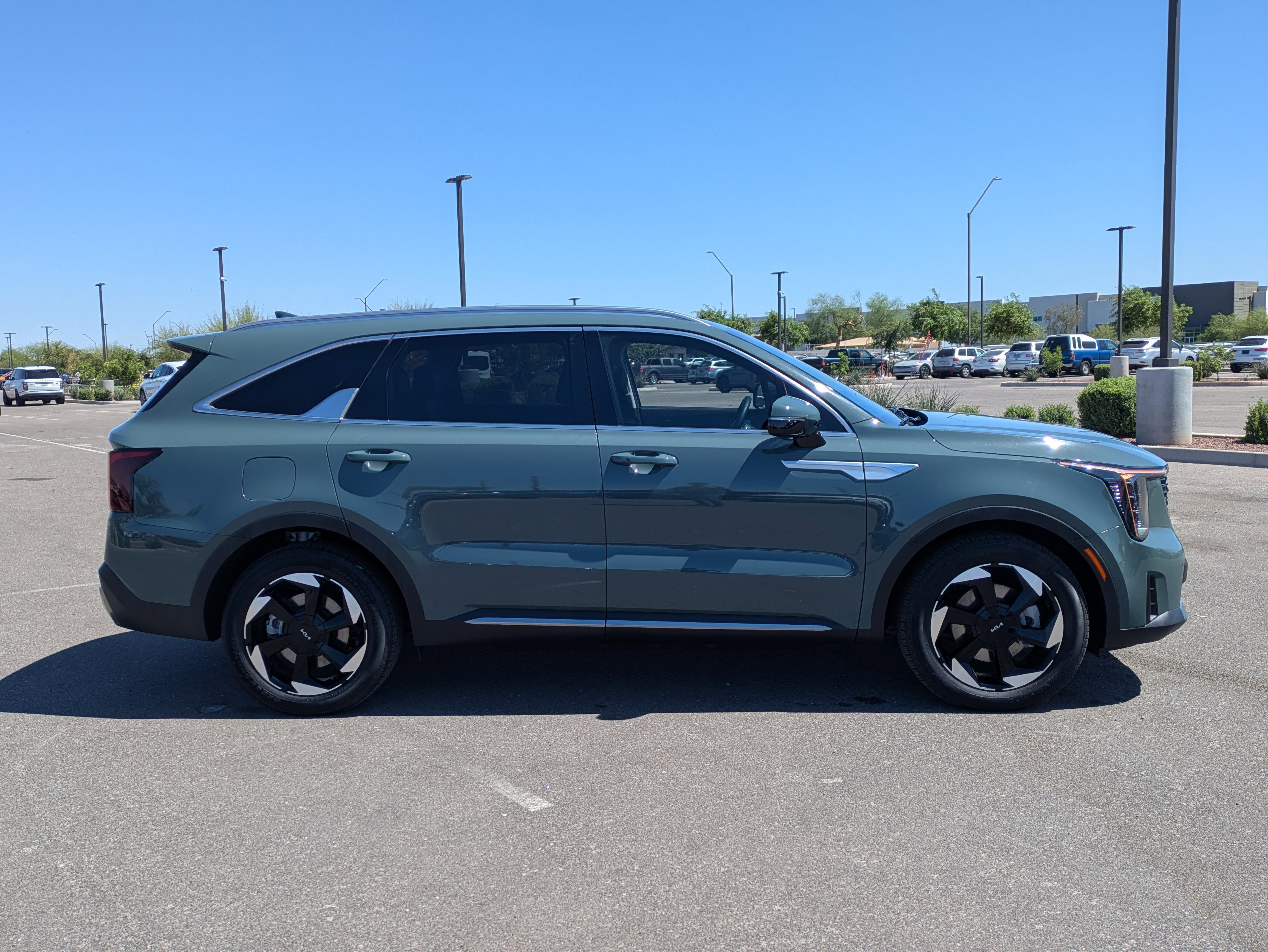 Certified 2025 Kia Sorento EX AWD/4WD image 6