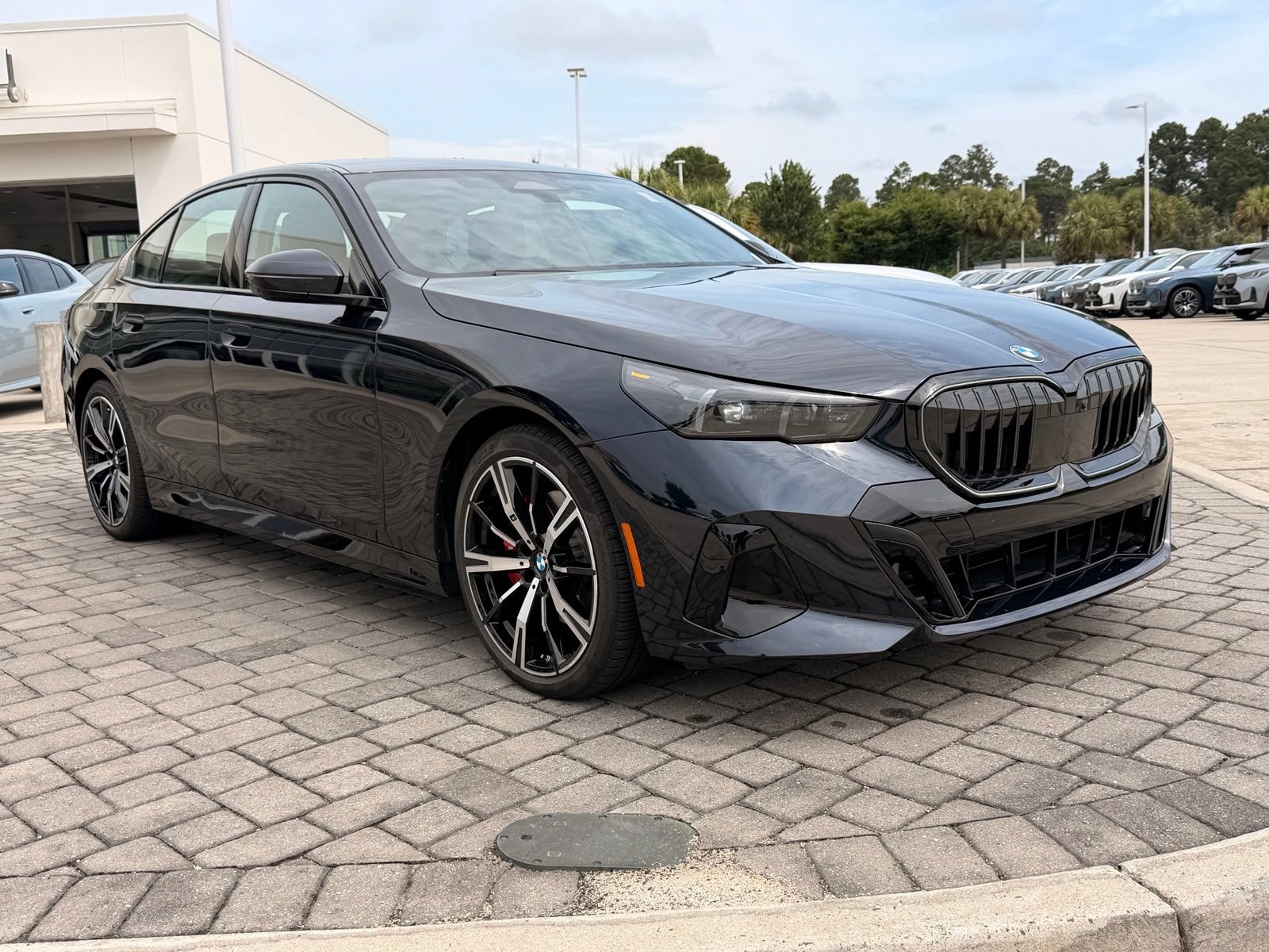 Used 2024 BMW 530i w/ M Sport Package RWD image 7