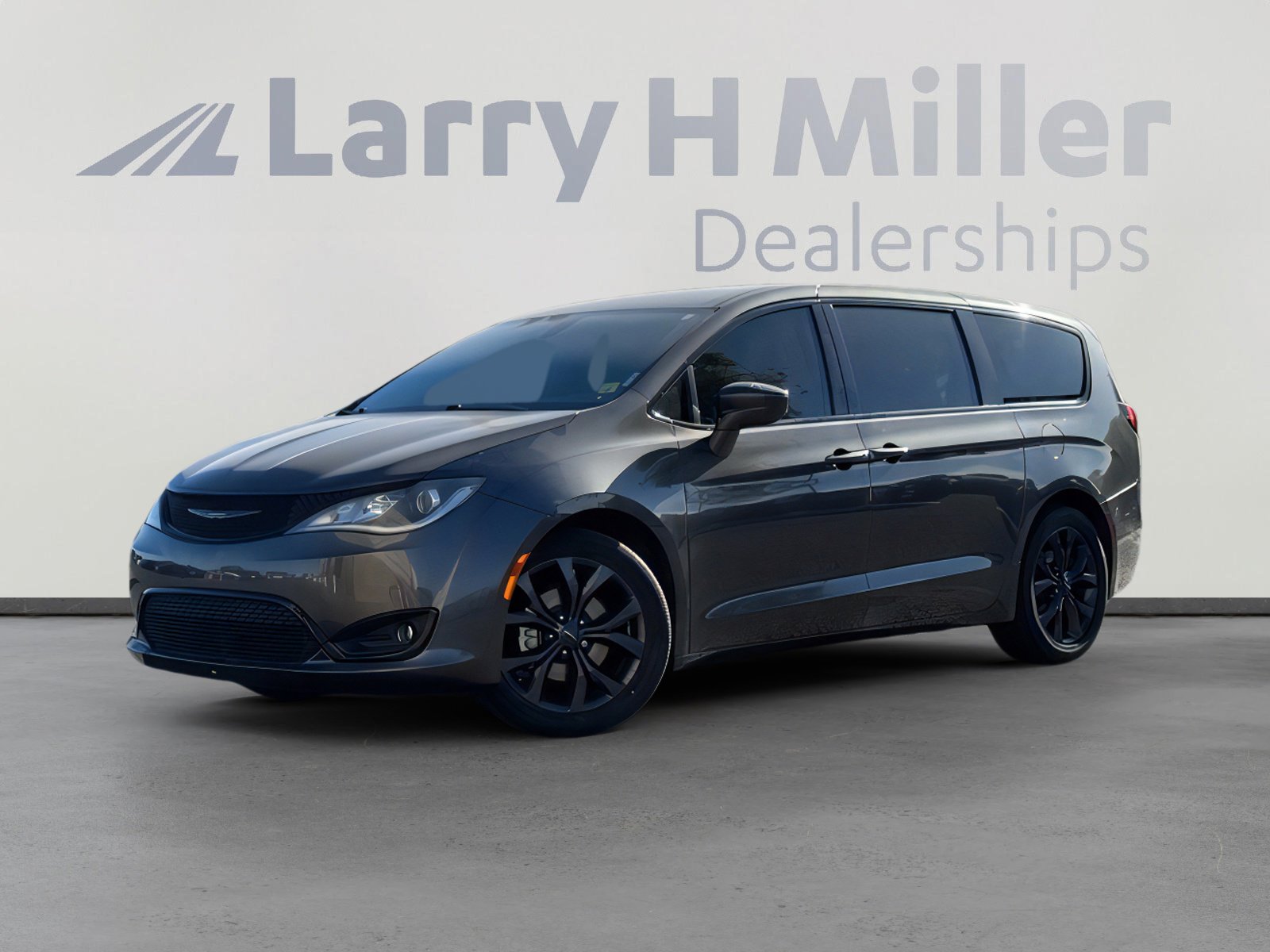 Used 2018 Chrysler Pacifica Touring Plus w/ S Appearance Package