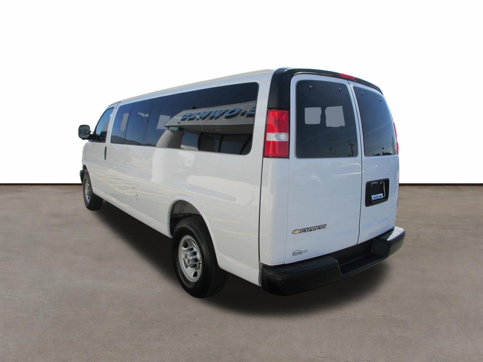 Used 2025 Chevrolet Express 3500 LS RWD image 5