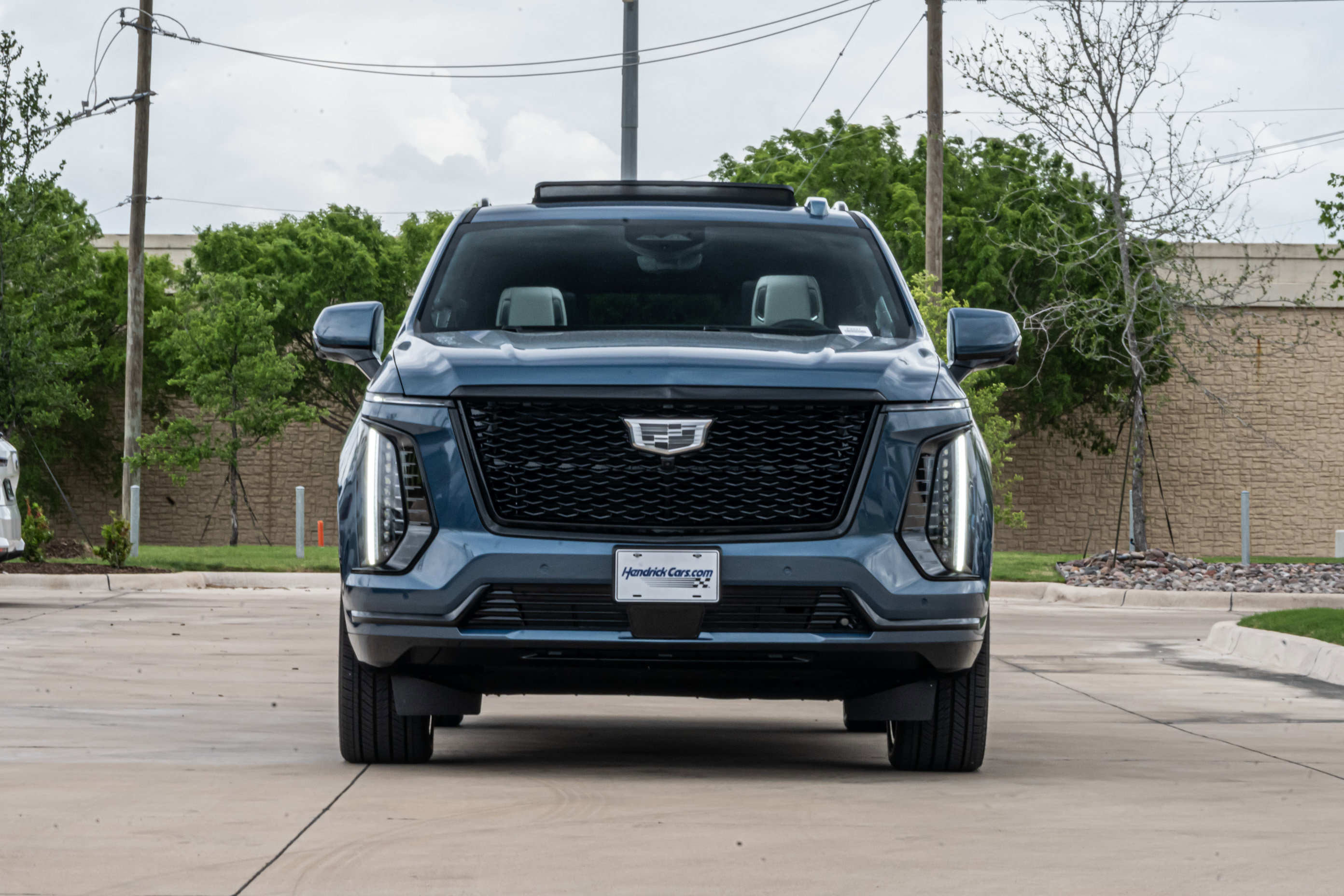 Used 2026 Cadillac Escalade Platinum Sport w/ LPO, ONYX Package AWD/4WD image 3