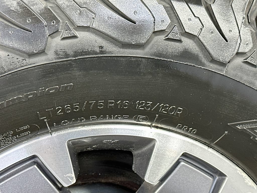 Used 2015 Nissan Xterra S AWD/4WD image 32
