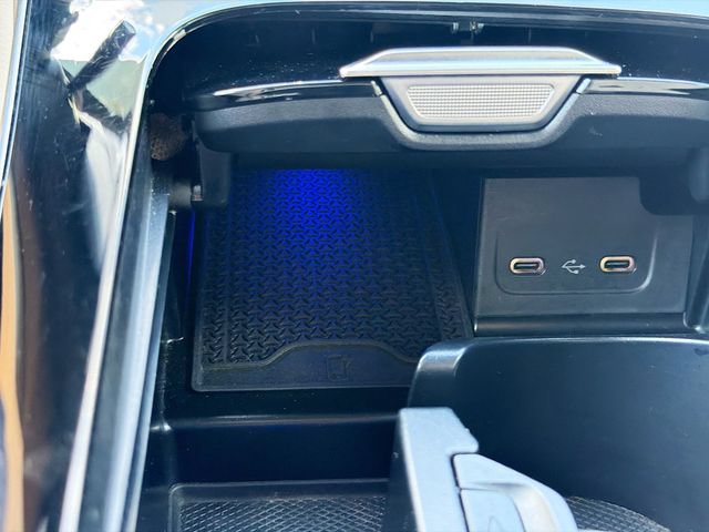 Used 2025 Mercedes-Benz C 300 4MATIC Sedan image 31