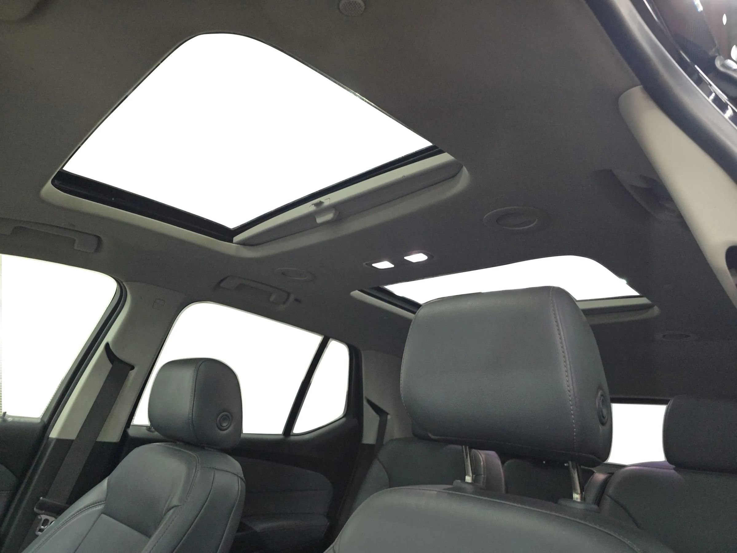 Used 2019 Chevrolet Traverse LT w/ LT Premium Package image 20