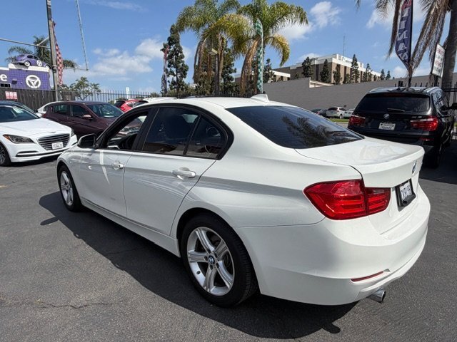 Used 2014 BMW 320i Sedan RWD image 4