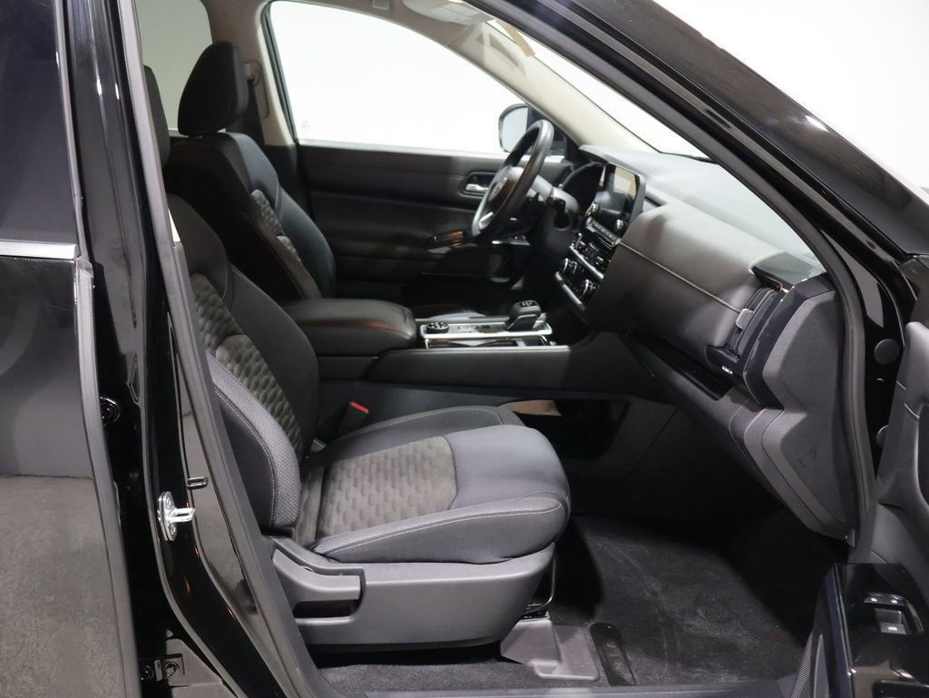 Used 2022 Nissan Pathfinder S AWD/4WD image 22